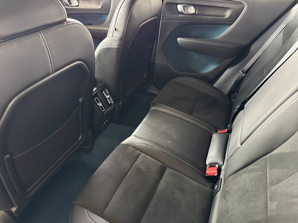 Certified 2023 Volvo C40 P8 Recharge Ultimate AWD/4WD image 11