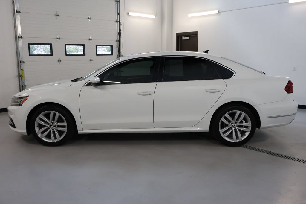 Used 2018 Volkswagen Passat 2.0T SE FWD image 4
