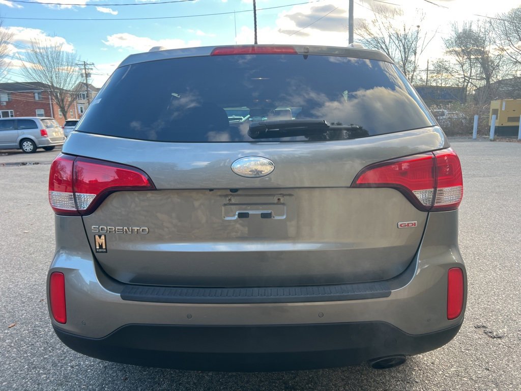 Used 2015 Kia Sorento LX image 4
