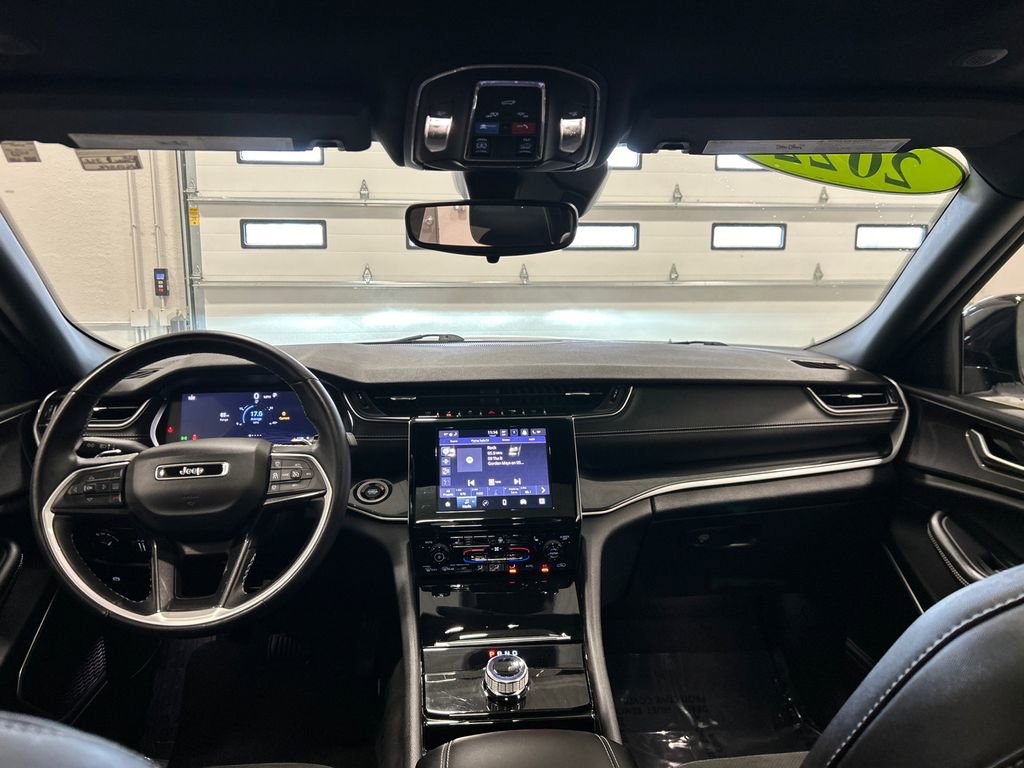 Used 2022 Jeep Grand Cherokee L Laredo AWD/4WD image 29