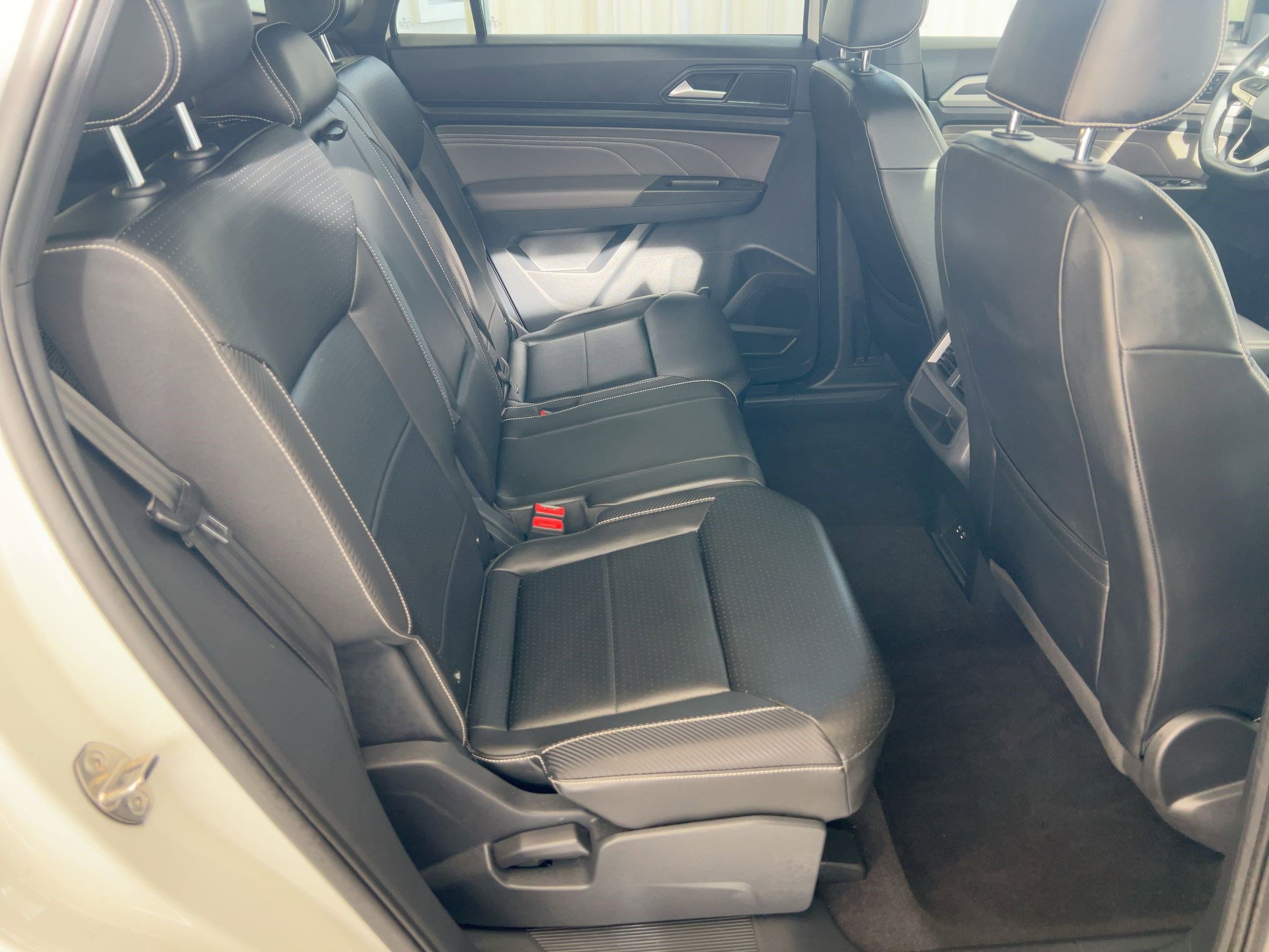 Used 2022 Volkswagen Atlas Cross Sport SEL image 29