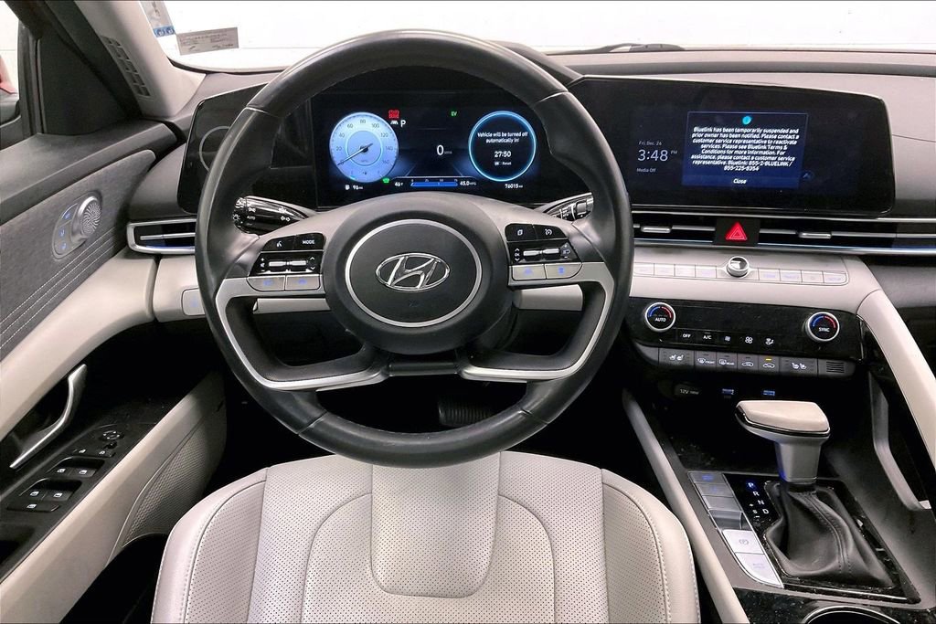 Used 2023 Hyundai Elantra Limited FWD image 3