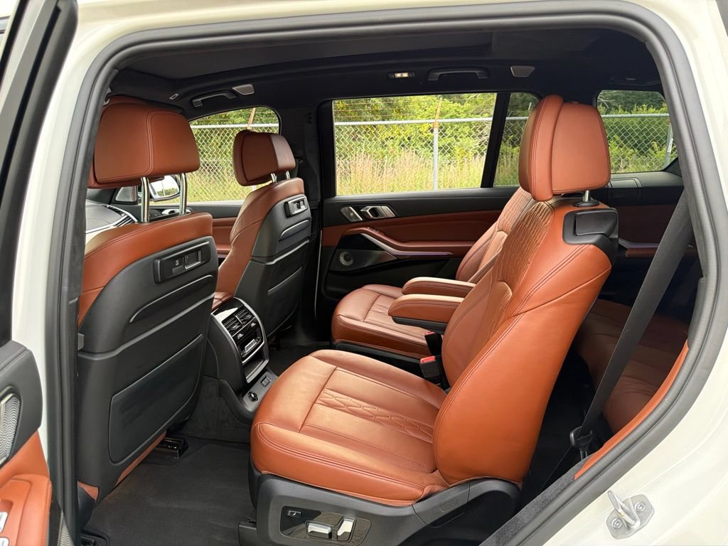 Used 2022 BMW X7 M50i AWD/4WD image 21