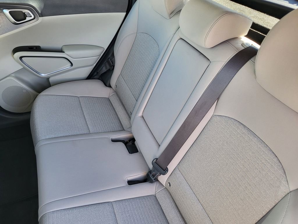 Used 2020 Kia Soul EX image 28
