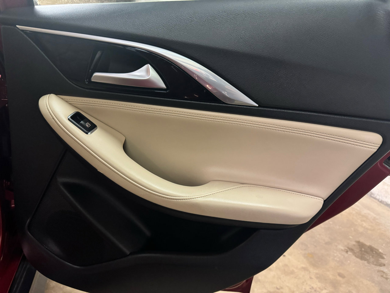 Used 2018 INFINITI QX30 Premium w/ Navigation Package image 23