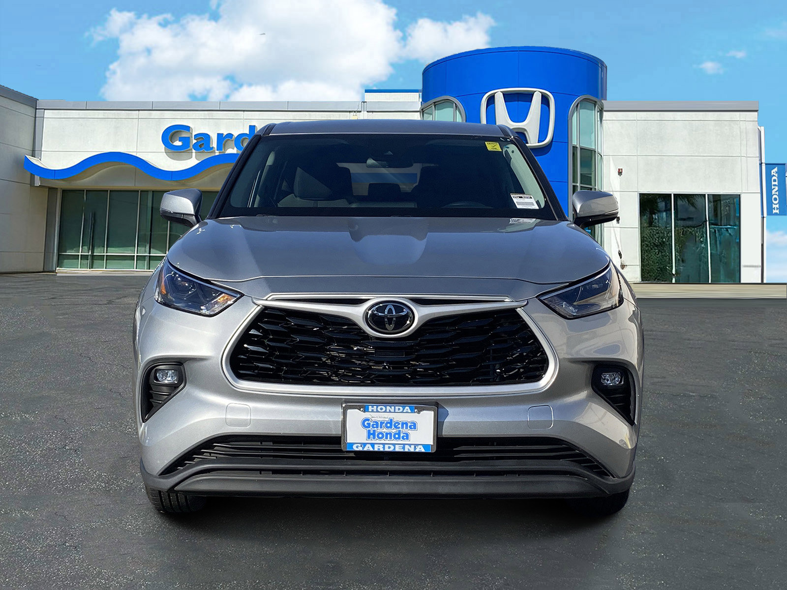 Used 2024 Toyota Highlander LE video 2