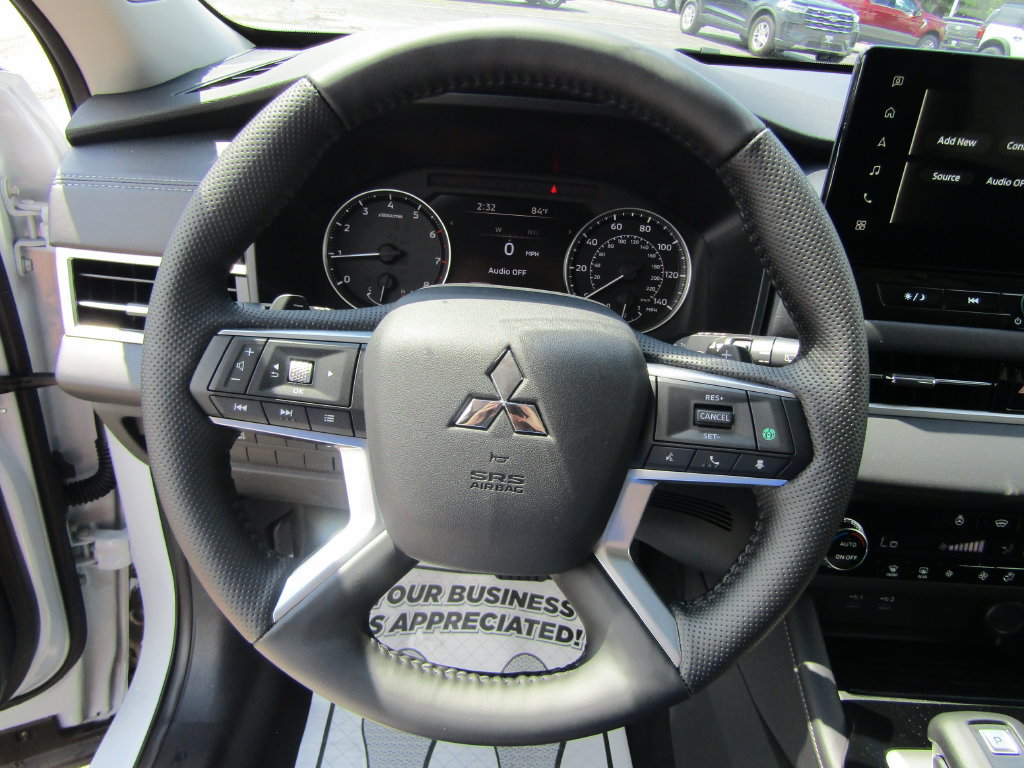 Used 2026 Mitsubishi Outlander AWD image 17