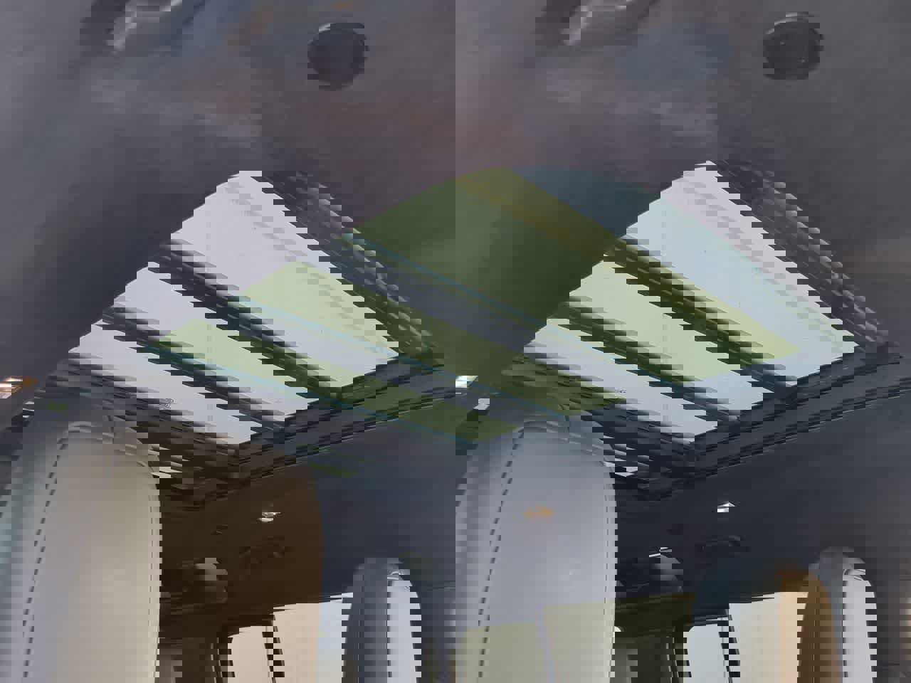 Used 2025 Land Rover Defender 110 image 20