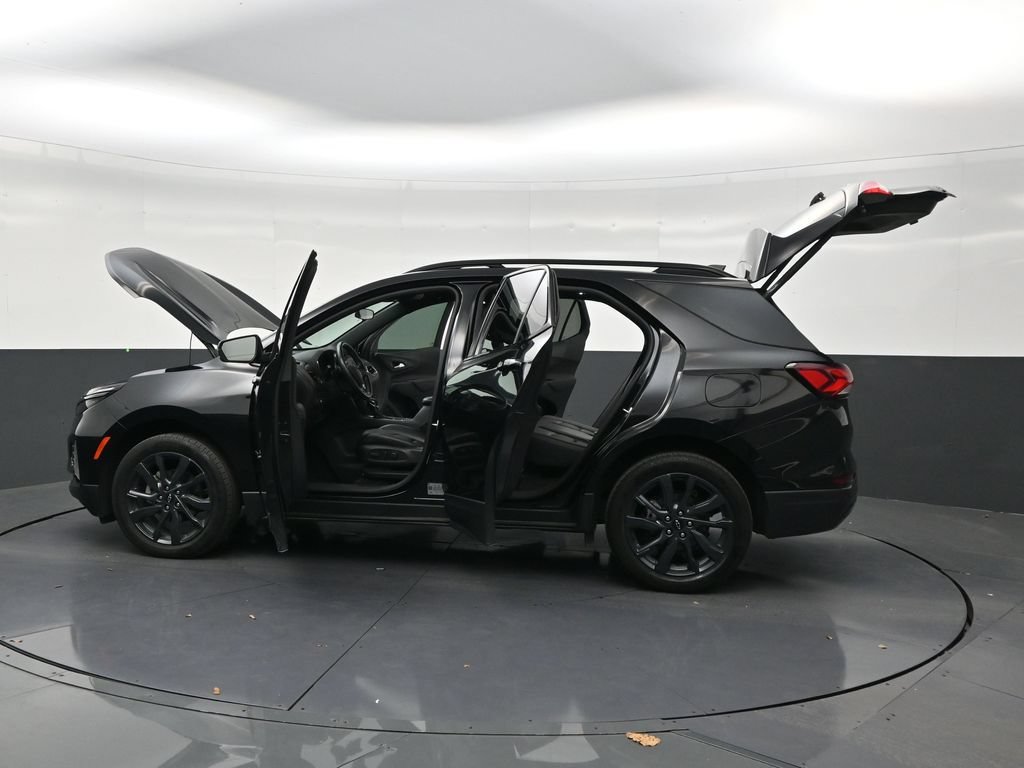 Used 2023 Chevrolet Equinox RS w/ RS Leather Package FWD image 22