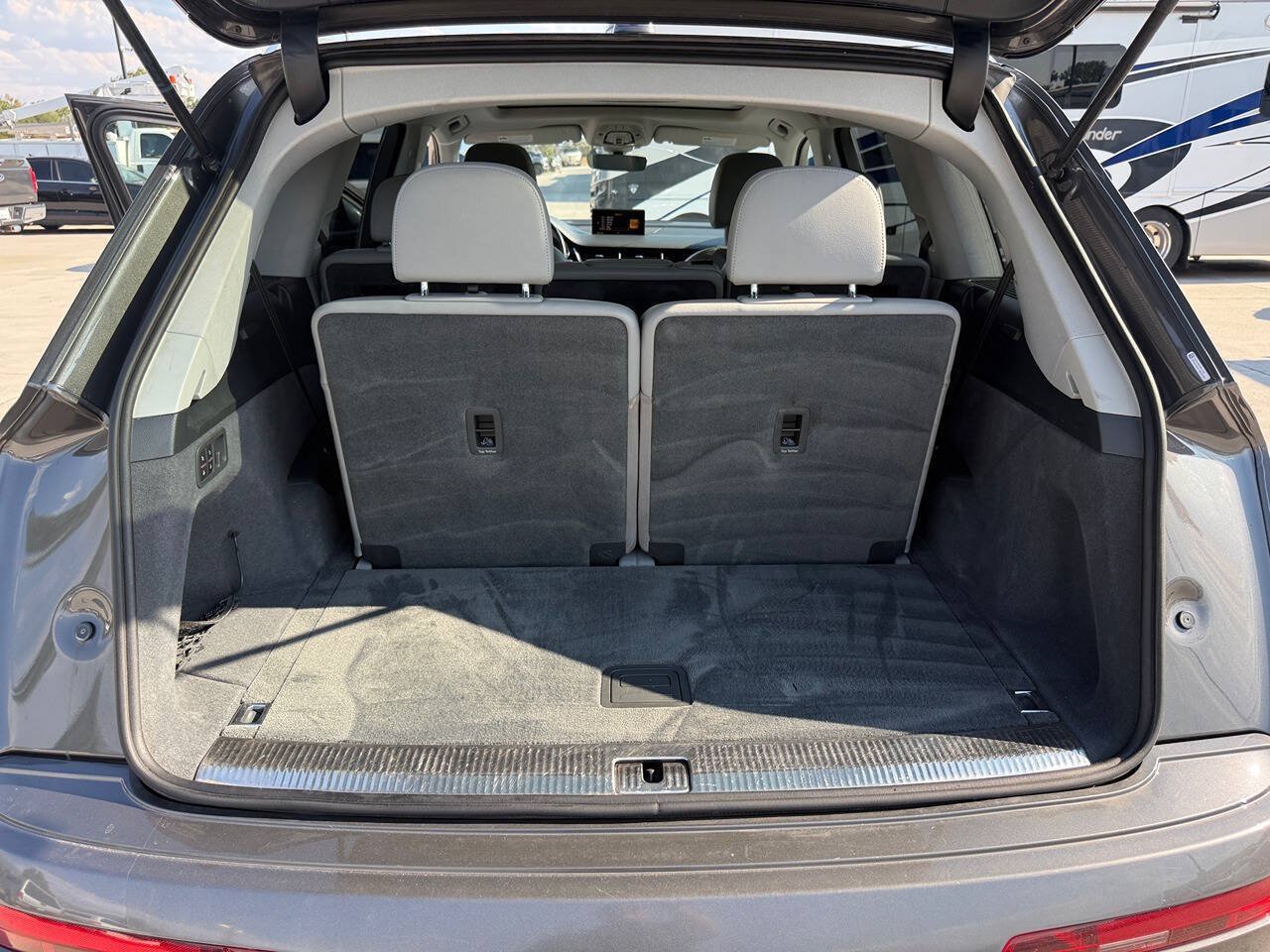 Used 2019 Audi Q7 3.0T Premium Plus w/ Premium Plus Package AWD/4WD image 28