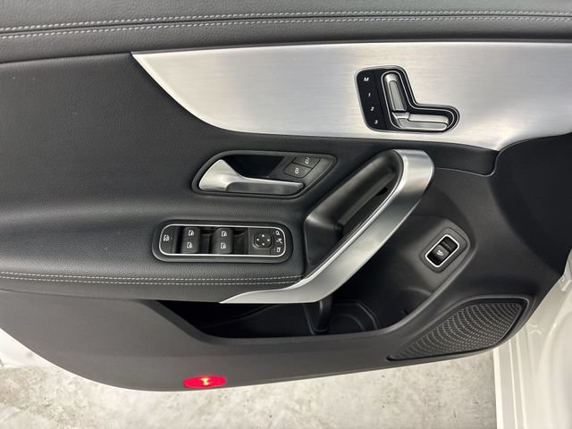 Used 2025 Mercedes-Benz CLA 250 4MATIC image 5