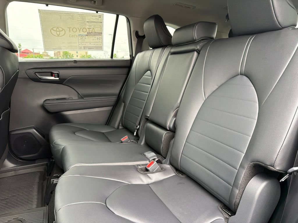 New 2026 Toyota Highlander XLE AWD/4WD image 9