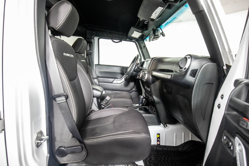 Used 2015 Jeep Wrangler Unlimited Rubicon AWD/4WD image 10