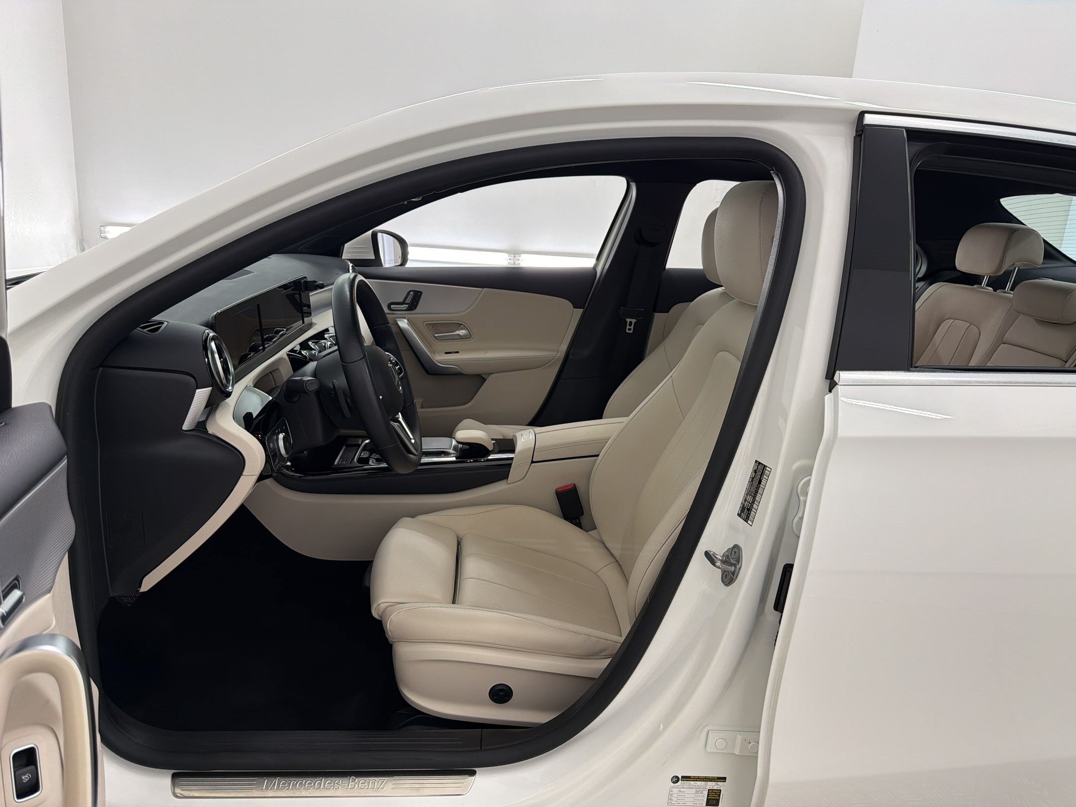 Used 2022 Mercedes-Benz A 220 image 5