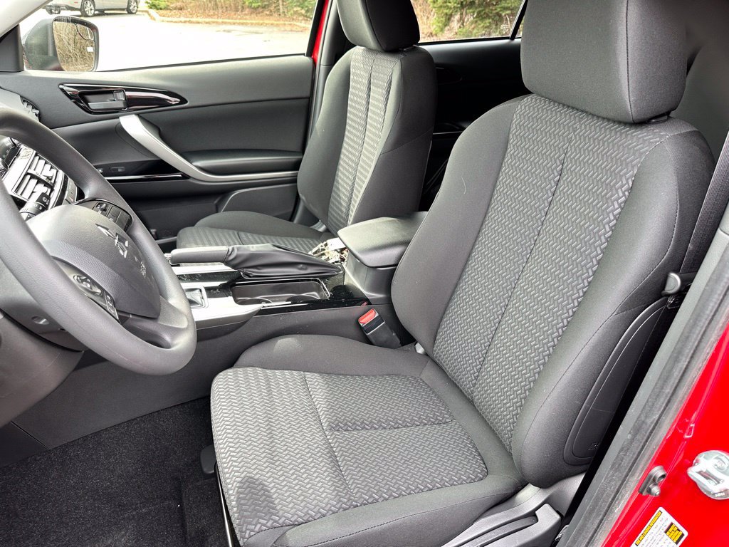 Used 2025 Mitsubishi Eclipse Cross AWD image 14