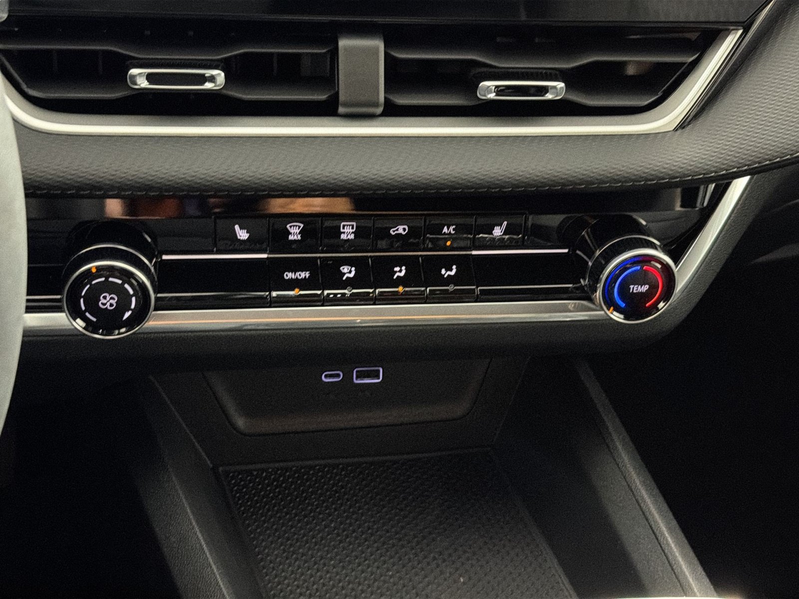 New 2027 Chevrolet Equinox LT w/ Safety and Technology Package FWD image 21