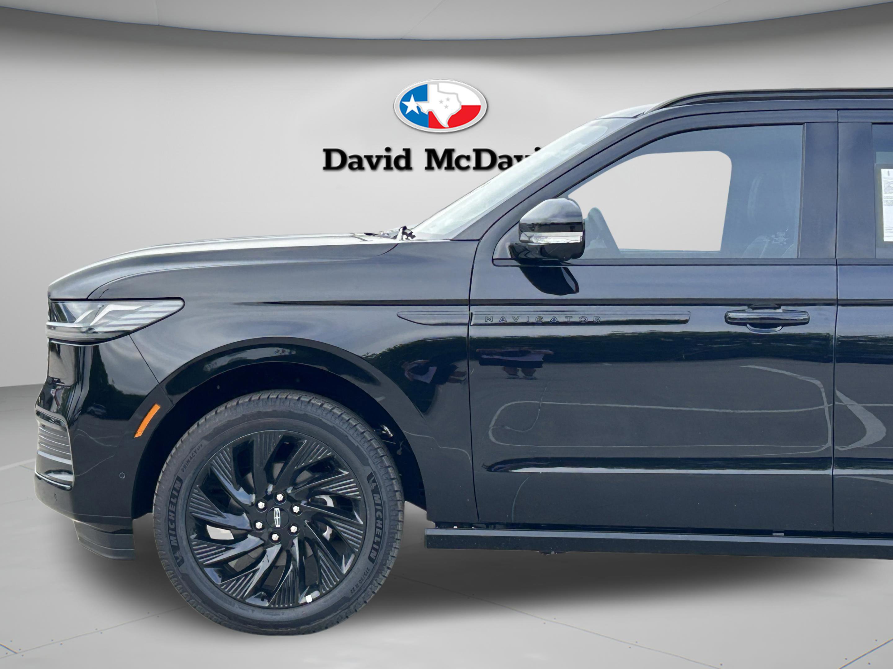 New 2025 Lincoln Navigator L Reserve w/ Jet Appearance Package image 30
