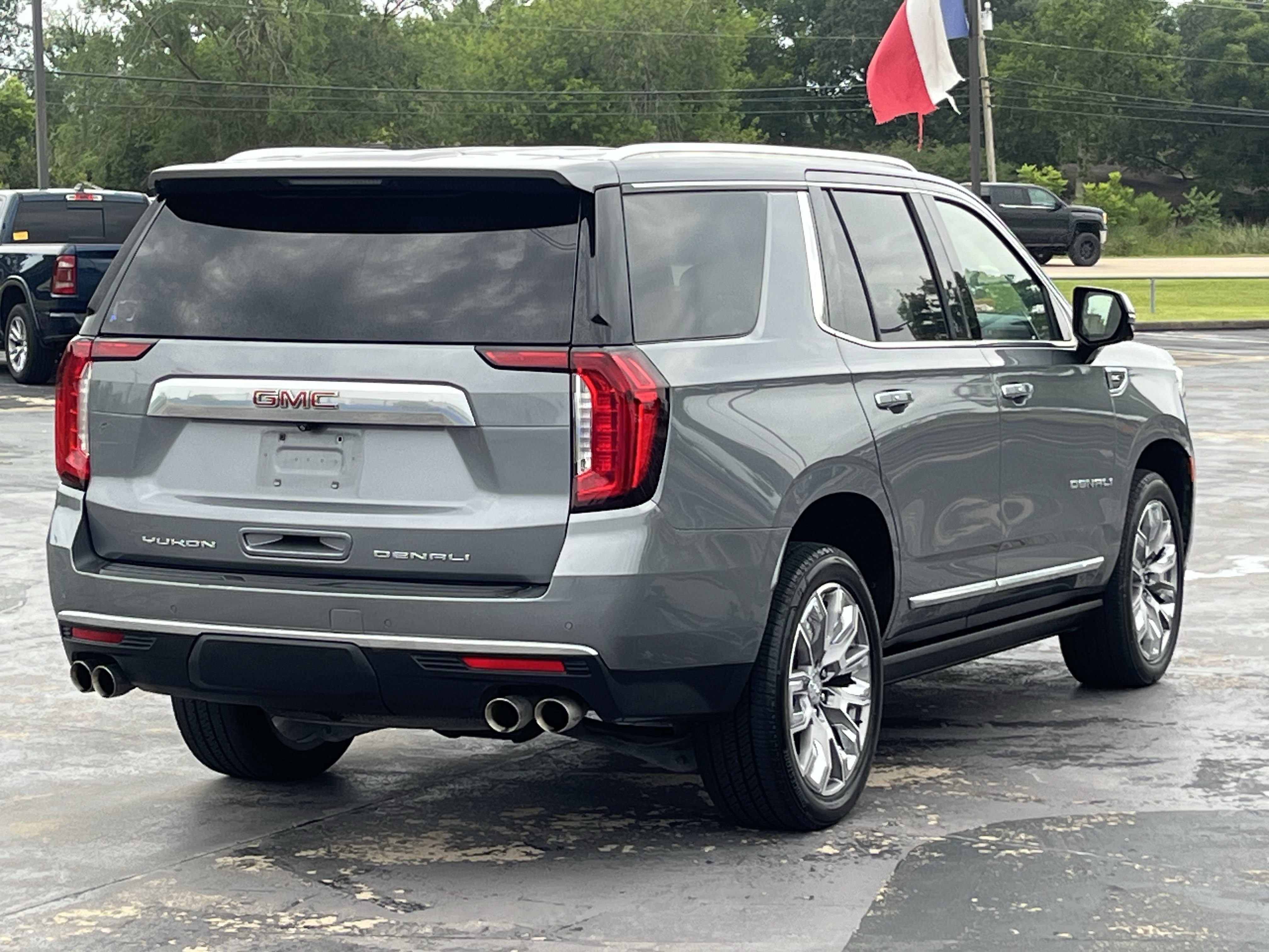 Used 2022 GMC Yukon Denali AWD/4WD image 10