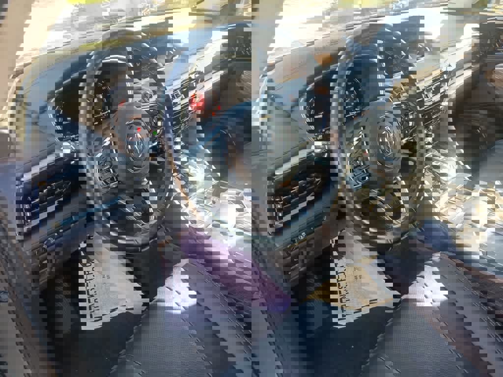 Used 2023 Acura MDX SH-AWD w/ Technology Package image 17