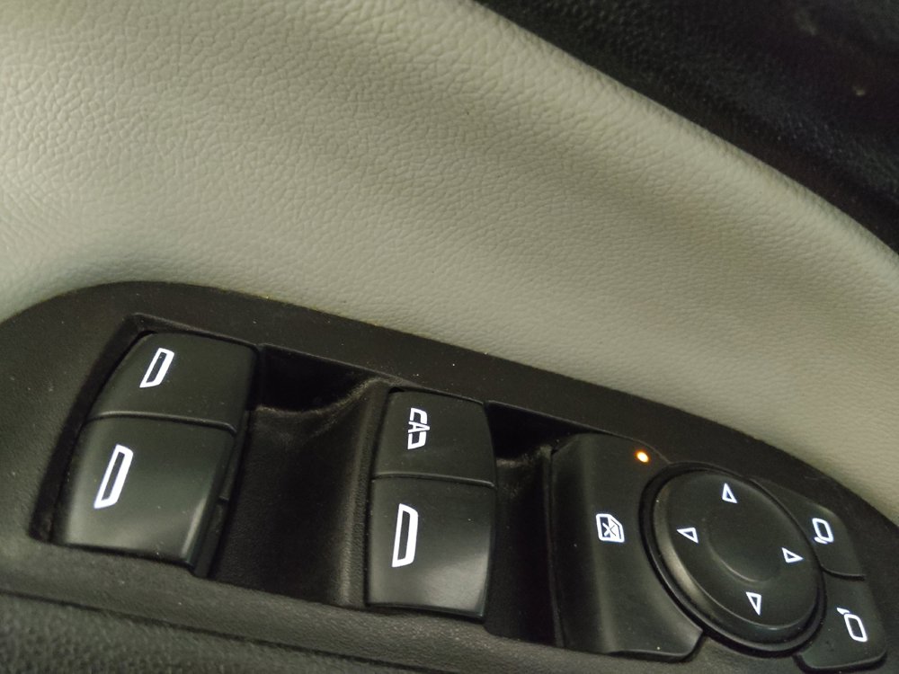 Used 2021 Chevrolet Equinox LS AWD/4WD image 27