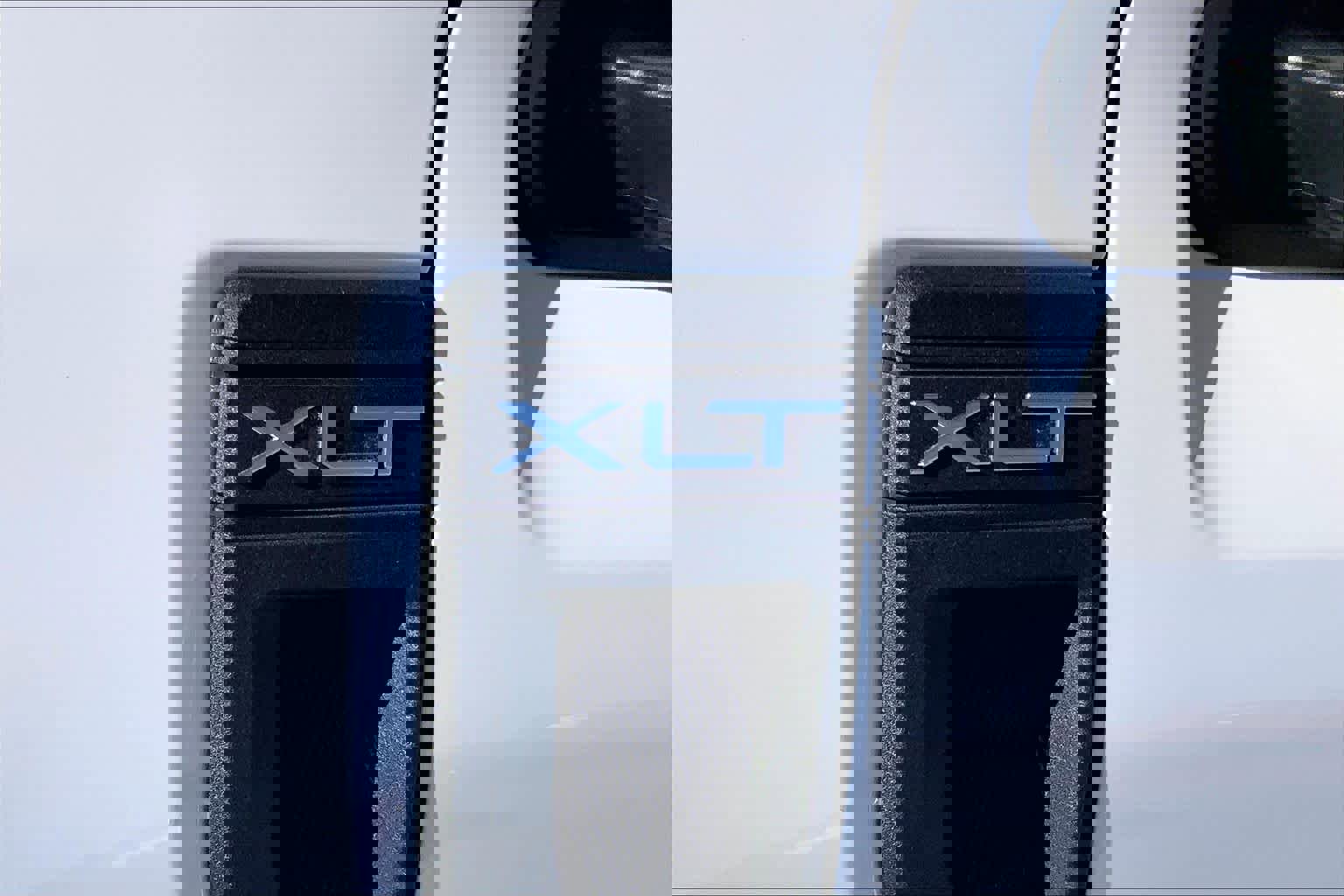 Used 2025 Ford Maverick XLT w/ Equipment Group 302A image 27