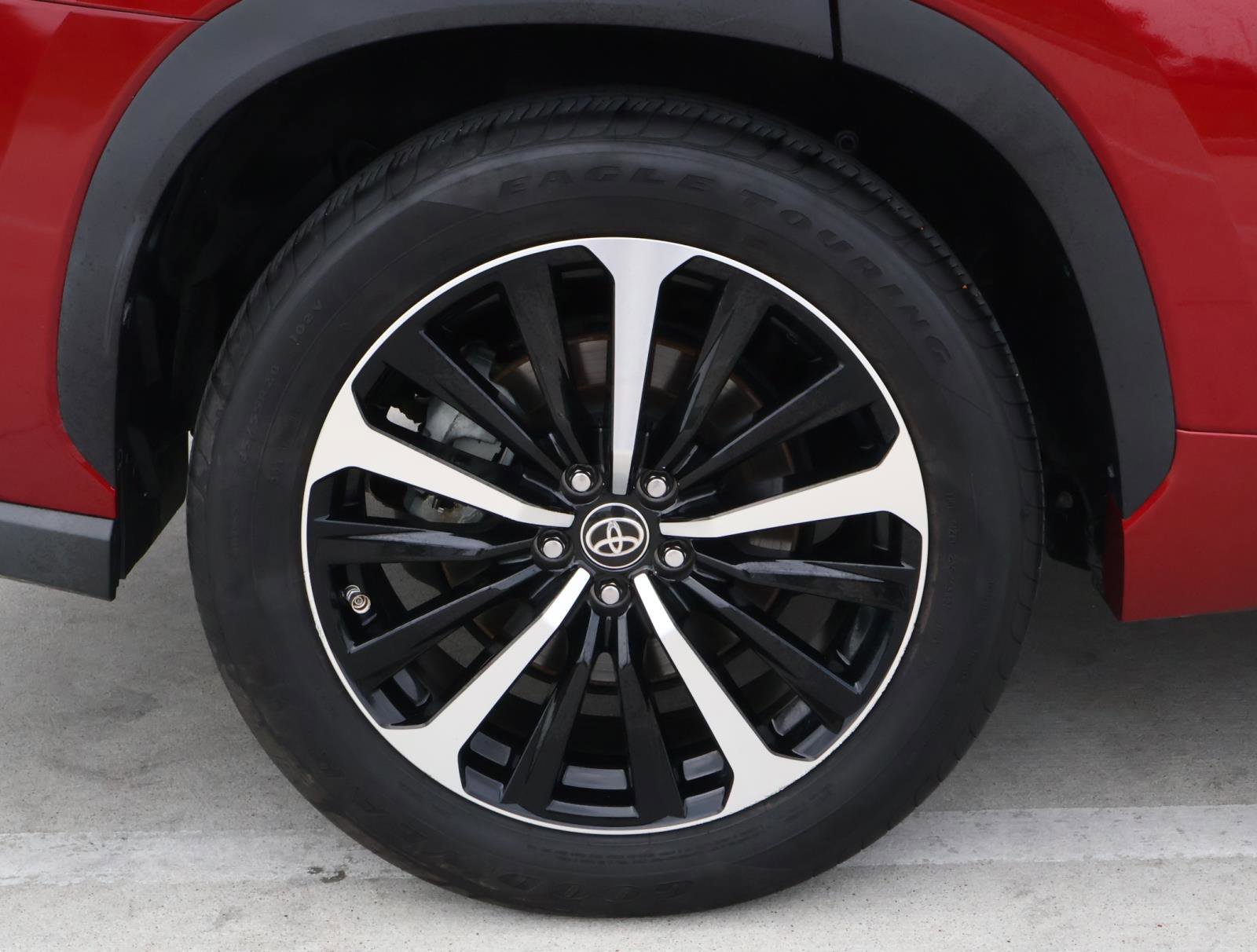 Used 2022 Toyota Highlander XSE FWD image 8