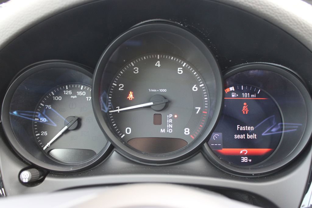 Used 2025 Porsche Macan image 13