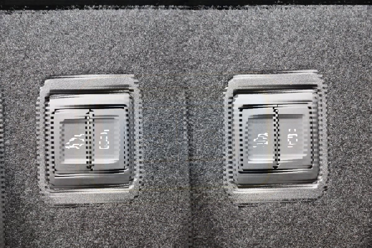 Used 2025 Audi S8 image 98