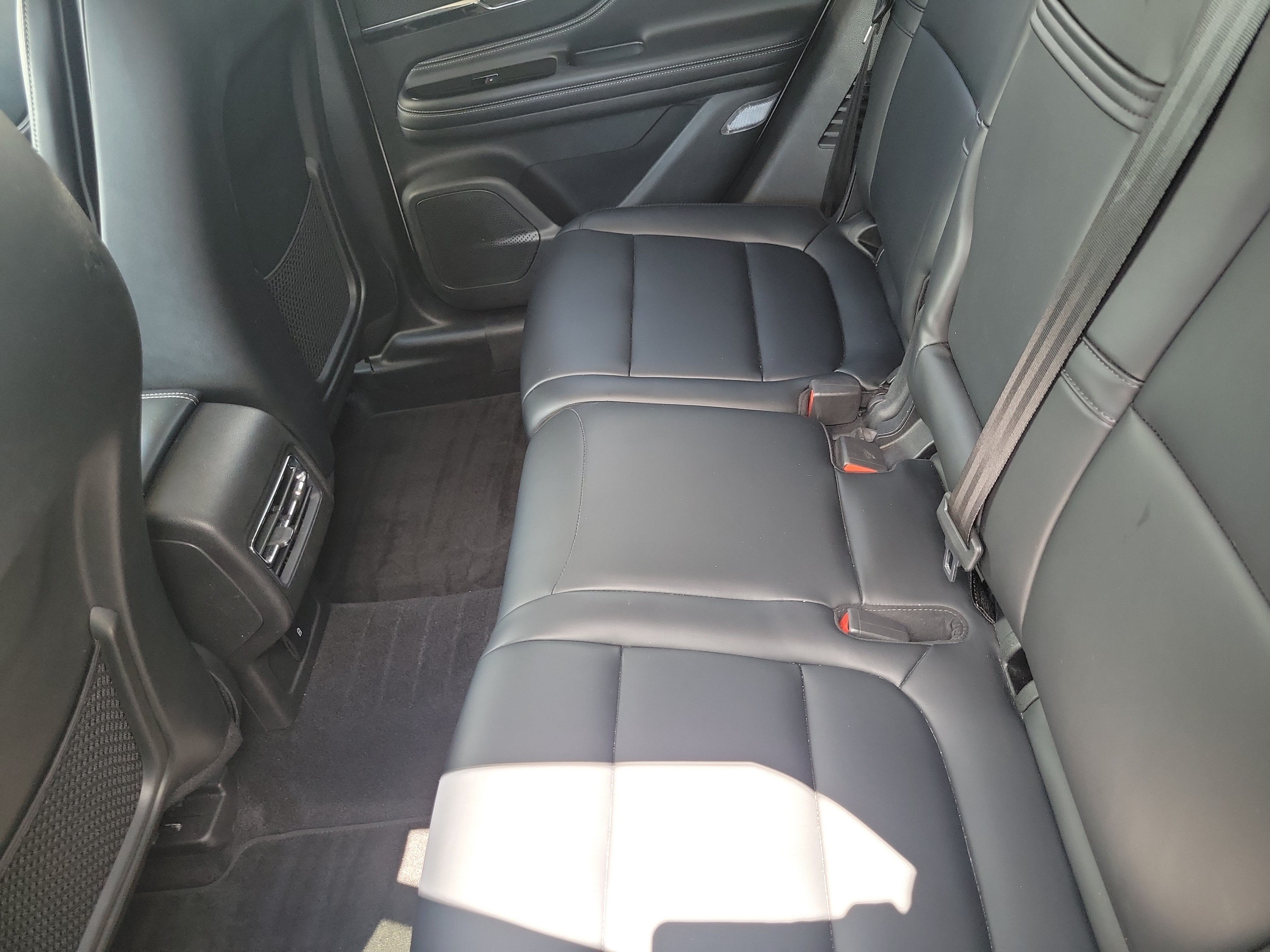 Used 2024 Lincoln Corsair FWD image 7