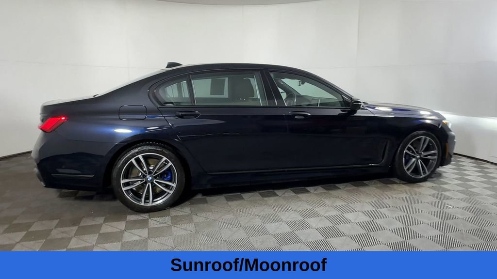 Used 2022 BMW 740i xDrive w/ Luxury Rear Seating Package image 3