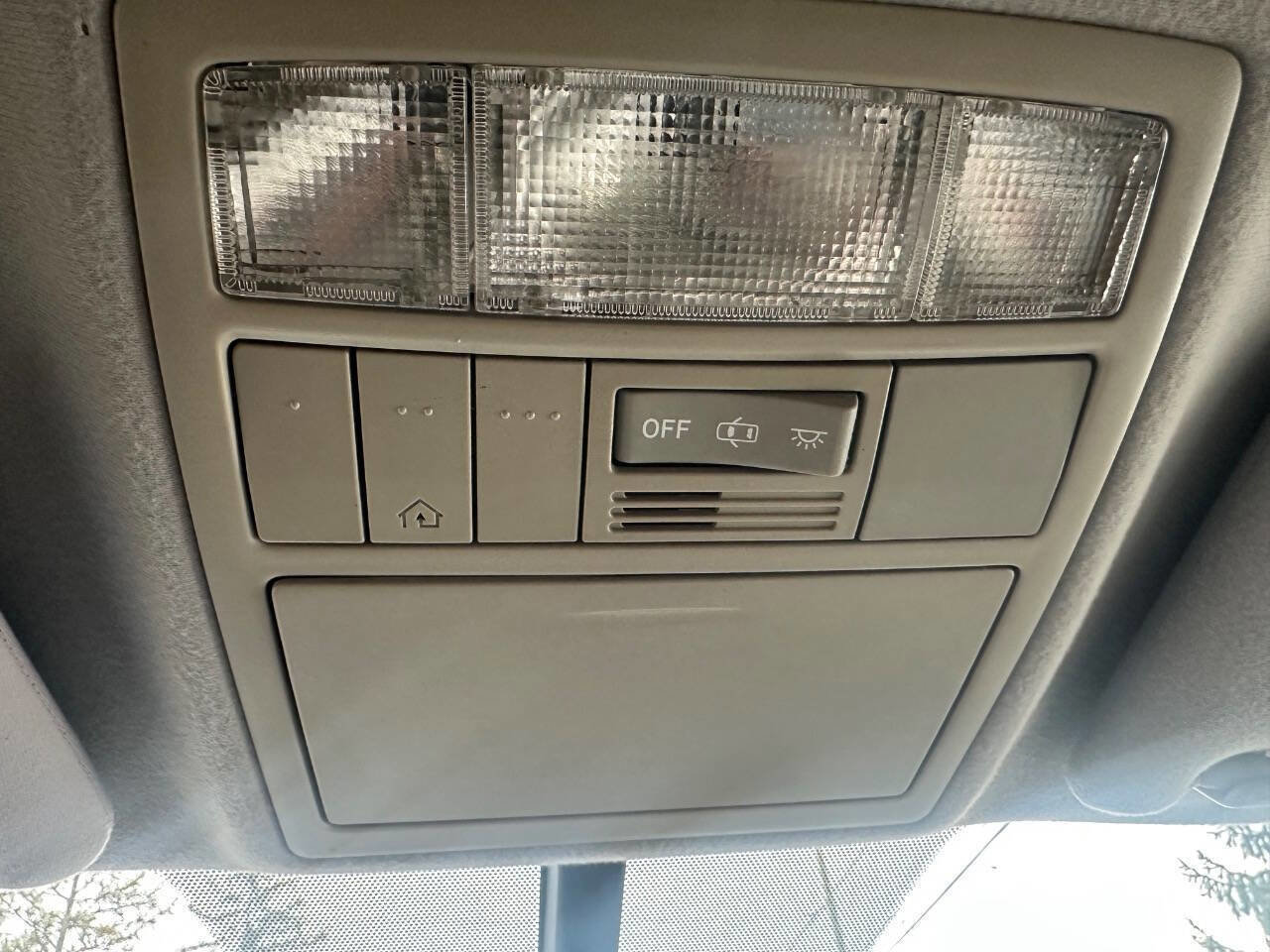 Used 2010 Toyota Venza FWD 4cyl 4dr Crossover image 16