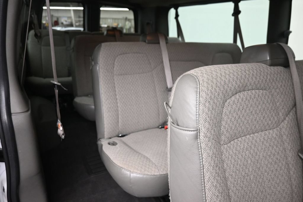 Used 2025 Chevrolet Express 3500 LT w/ LT Preferred Equipment Group RWD image 11