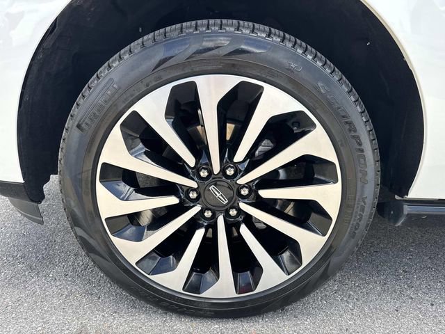 Used 2024 Lincoln Navigator L Reserve image 9