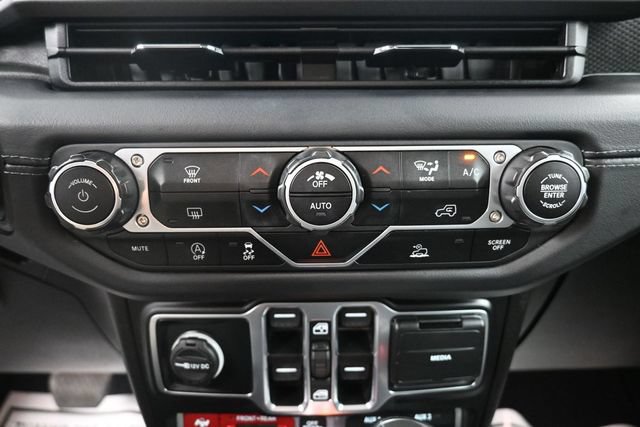 Used 2025 Jeep Wrangler Unlimited Rubicon AWD/4WD image 23
