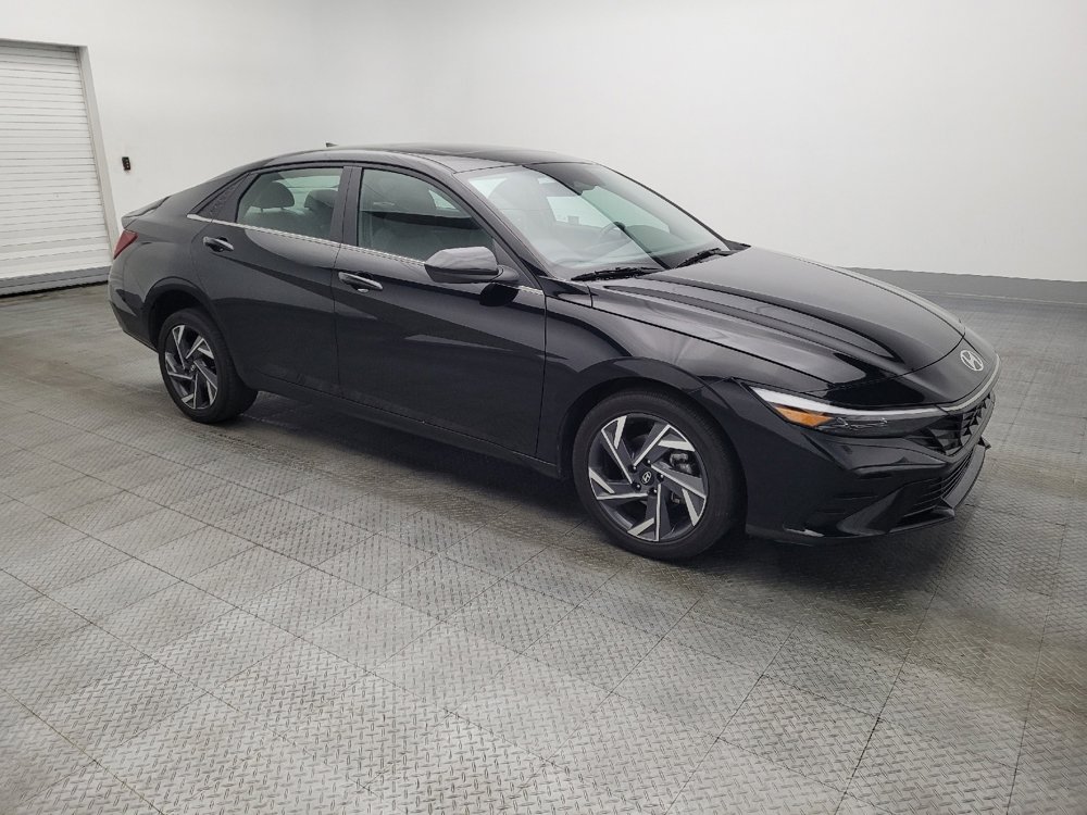 Used 2025 Hyundai Elantra SEL image 11