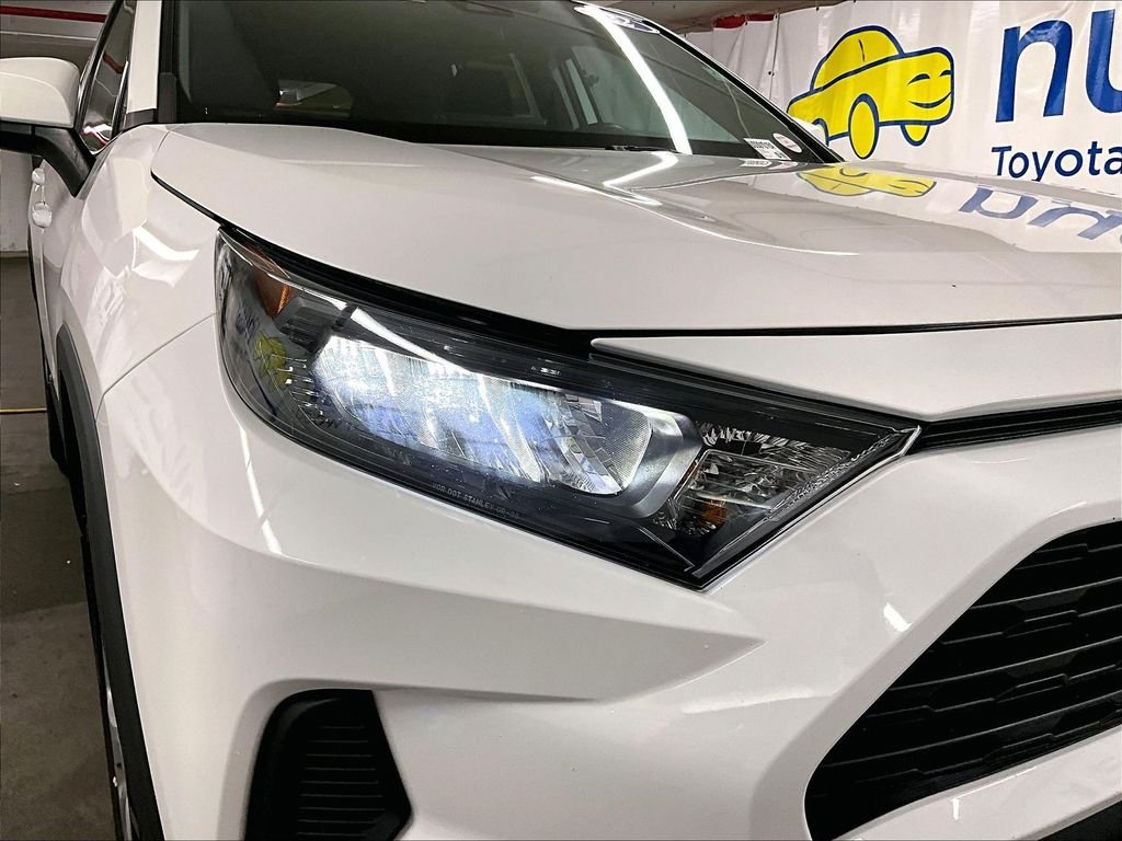 Certified 2022 Toyota RAV4 LE AWD/4WD image 31