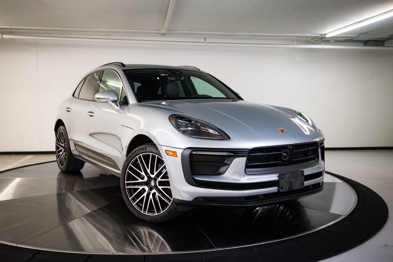 Certified 2024 Porsche Macan AWD/4WD image 9