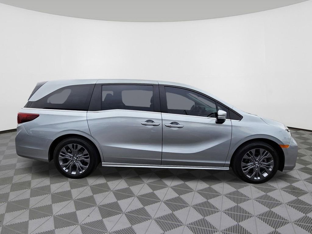 Used 2025 Honda Odyssey Touring image 6