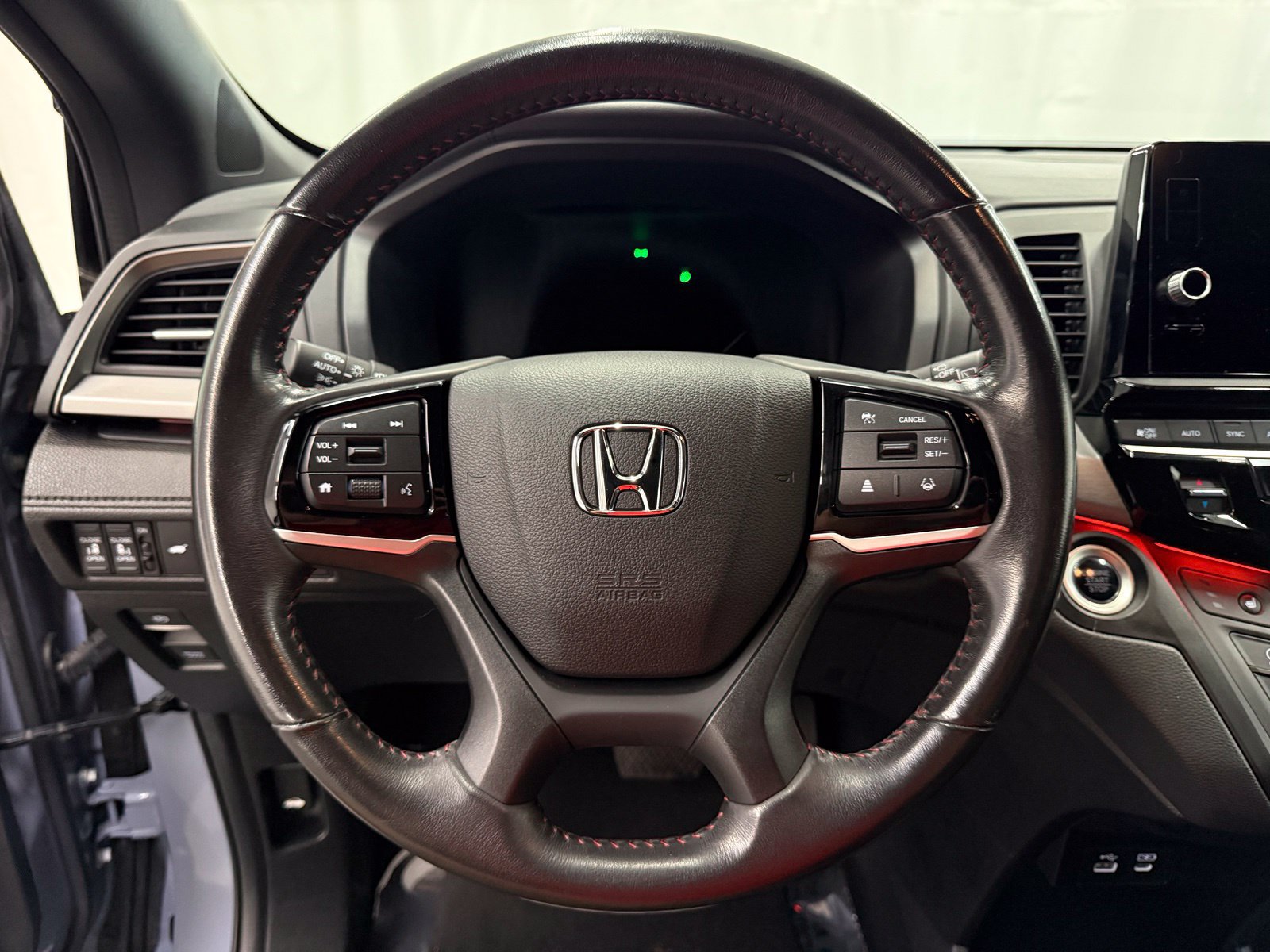 Used 2025 Honda Odyssey Sport-L image 12