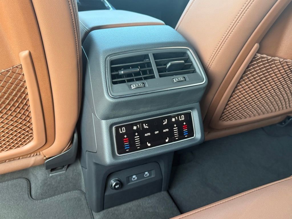 Used 2024 Audi Q8 e-tron Premium Plus w/ Premium Plus Package image 64