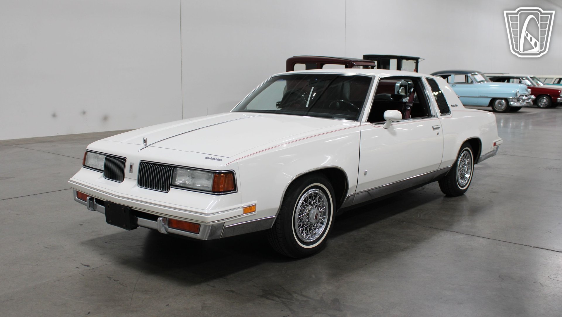 Used 1988 Oldsmobile Cutlass Supreme Classic Brougham RWD image 11