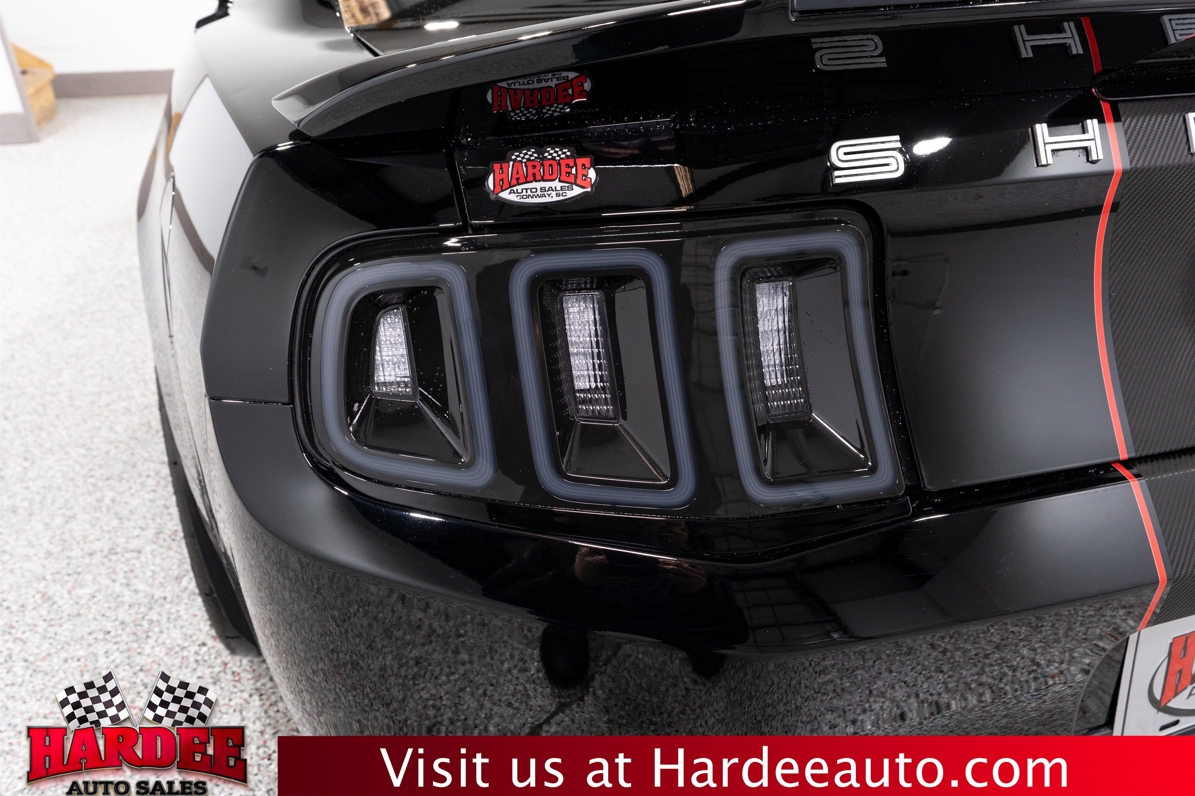 Used 2011 Ford Mustang Shelby GT500 w/ SVT Performance Pkg image 9