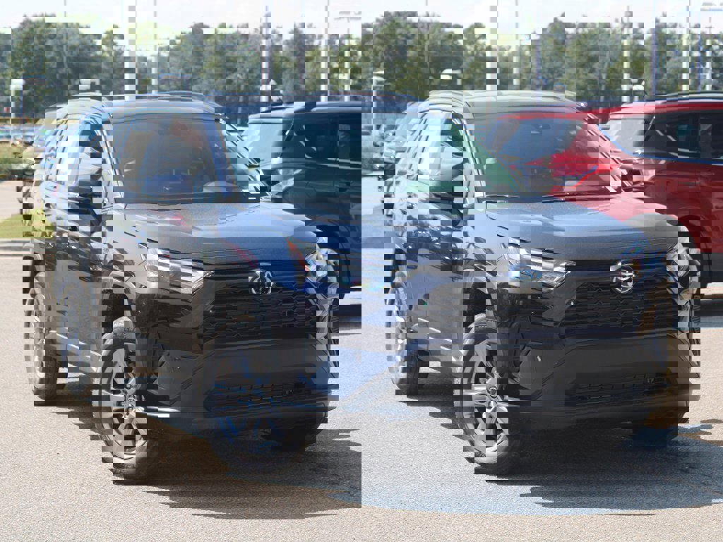 New 2025 Toyota RAV4 XLE image 18