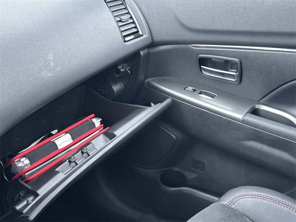 Used 2022 Mitsubishi Outlander Sport SE image 33