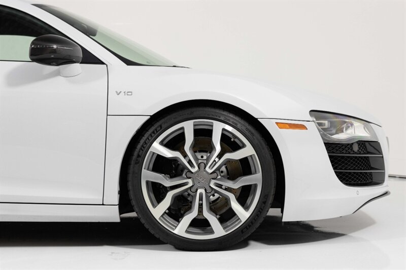 Used 2012 Audi R8 V10 AWD/4WD image 13