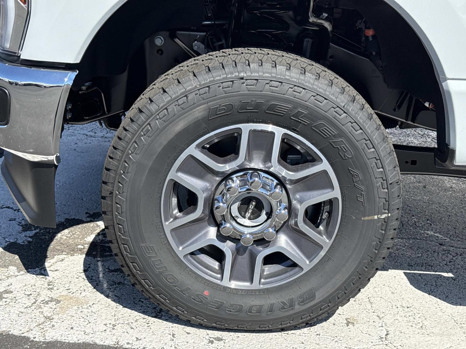 New 2026 Ford F250 Lariat w/ FX4 Off-Road Package AWD/4WD image 9
