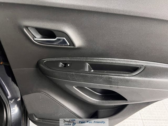 Used 2016 Chevrolet Trax LT w/ LT Convenience Package FWD image 28