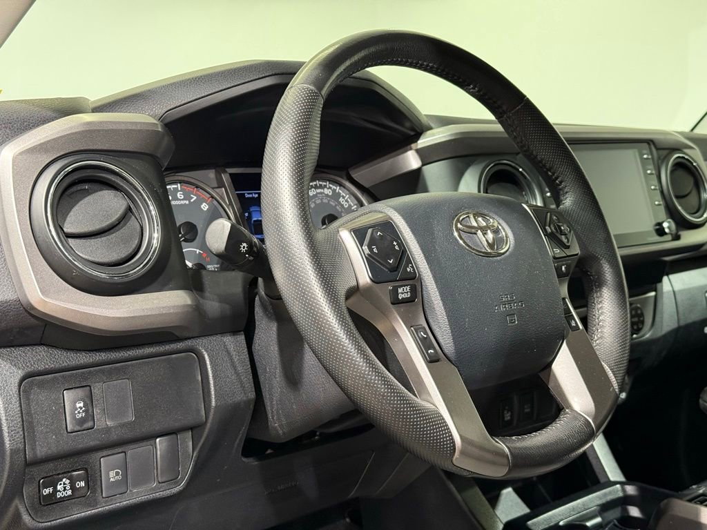 Certified 2020 Toyota Tacoma SR5 w/ Technology Package AWD/4WD image 16