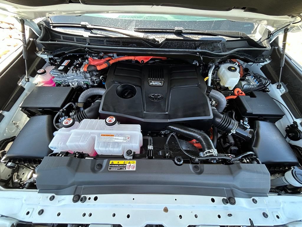 Used 2025 Toyota Tundra TRD Pro AWD/4WD image 32