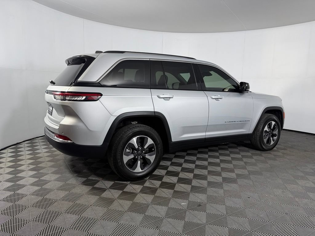 Used 2024 Jeep Grand Cherokee Limited 4xe AWD/4WD image 8